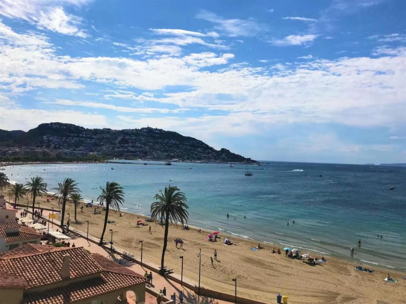 Apartment Bonito Apartamento Con Parking Y Piscina En Roses Spain