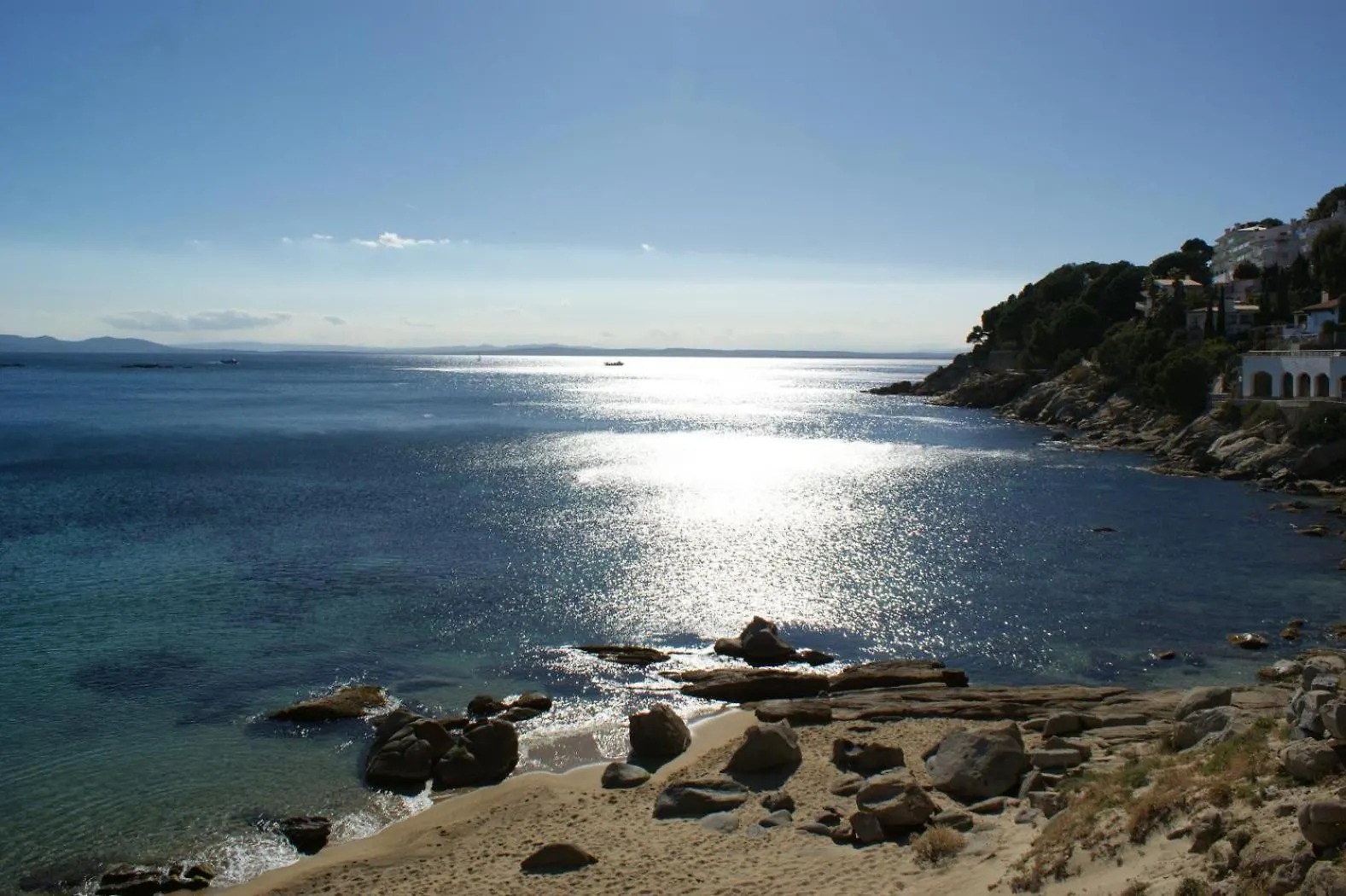 Bonito Apartamento Con Parking Y Piscina En Roses 0*,  Spain