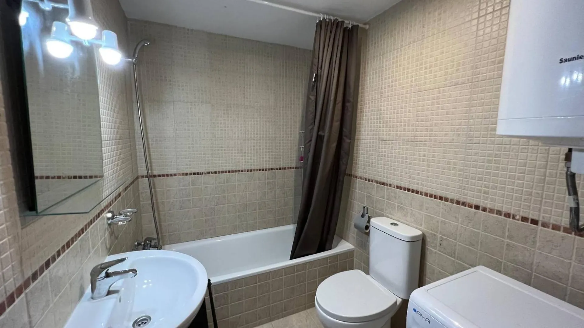Bonito Apartamento Con Parking Y Piscina En Roses Apartment