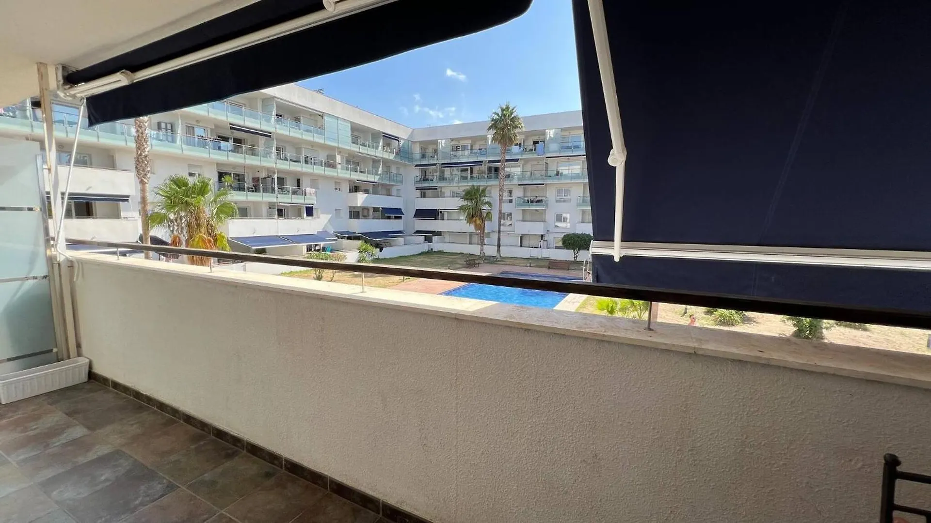 Bonito Apartamento Con Parking Y Piscina En Roses Apartment