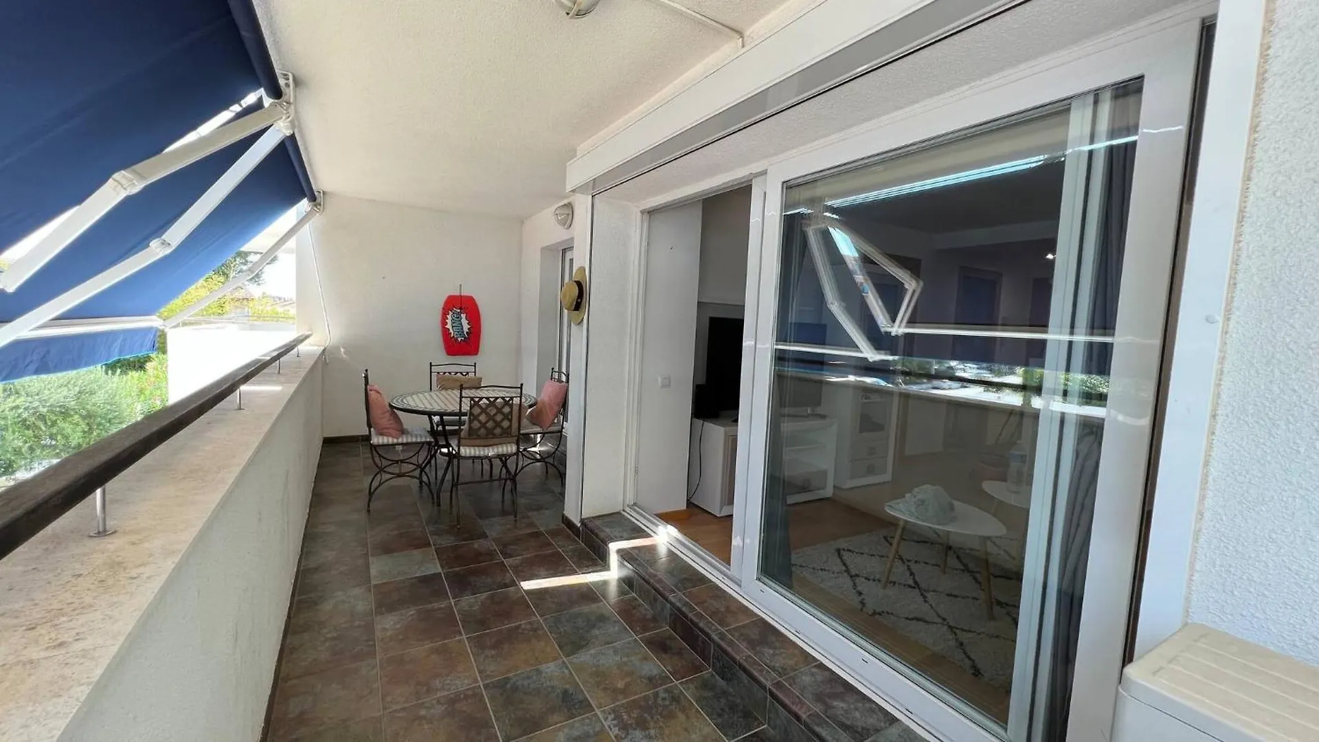 Bonito Apartamento Con Parking Y Piscina En Roses contacts